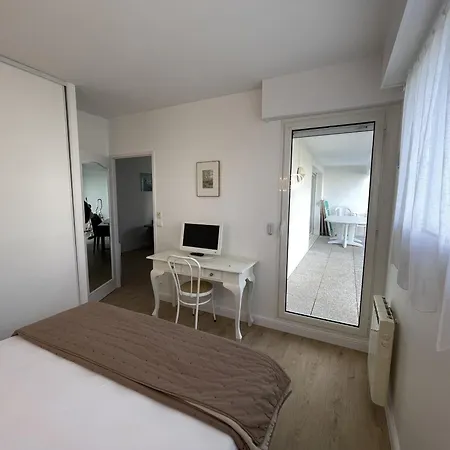 Apartman T3 Avec Terrasse Et Garage En Plein Centre De Royan, Proche Plages Et Marche - Fr-1-71-107