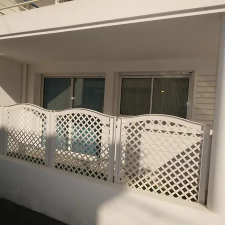 T3 Avec Terrasse Et Garage En Plein Centre De Royan, Proche Plages Et Marche - Fr-1-71-107 Apartman